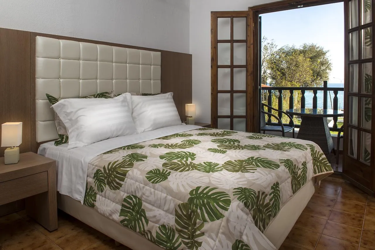 Georgalas Sun Beach Rooms Nea Kallikrateia Bed & Breakfast